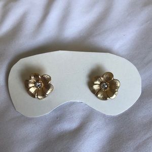 Forever 21 gold floral earrings